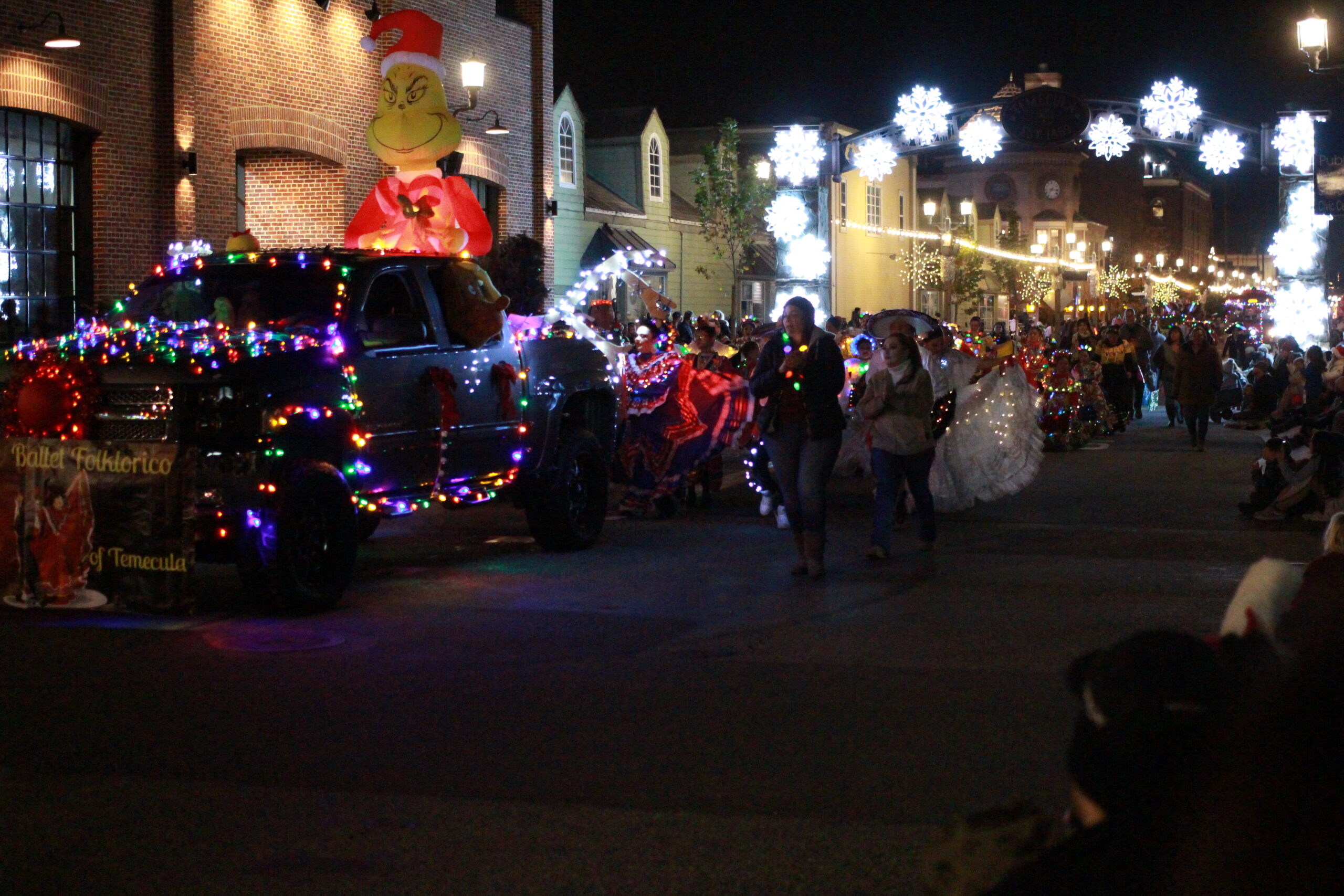 Hundreds Gather In Old Town Temecula For Santa’s Electric Light Parade