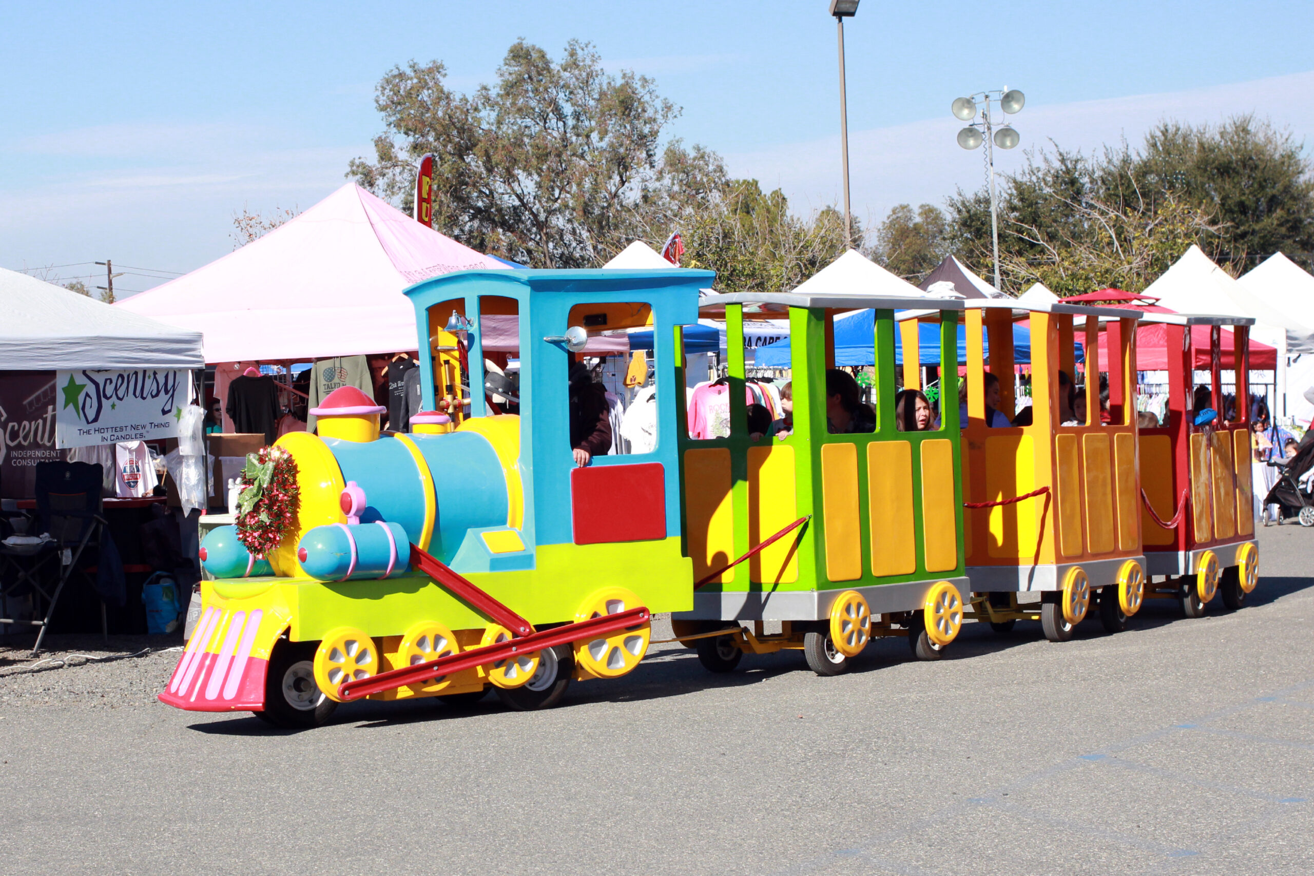 Families Flock To Norco’s Annual Christmas Festival And Parade The